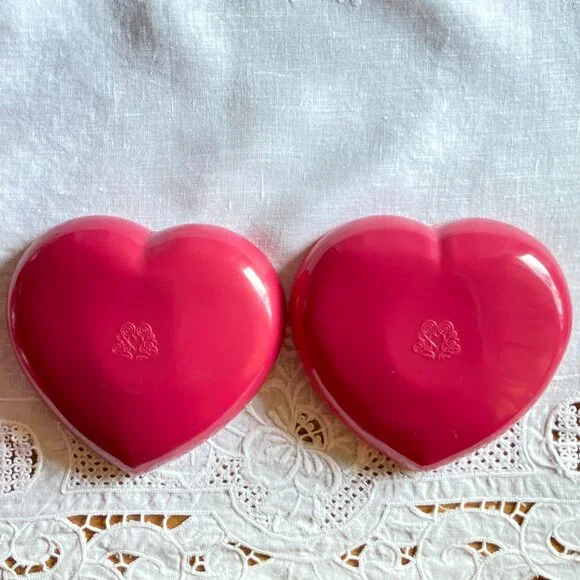 2 VTG SEALED Lady Luck Las Vegas Casino & Hotel Toiletries Bath & Beauty Hearts - Picture 5 of 9